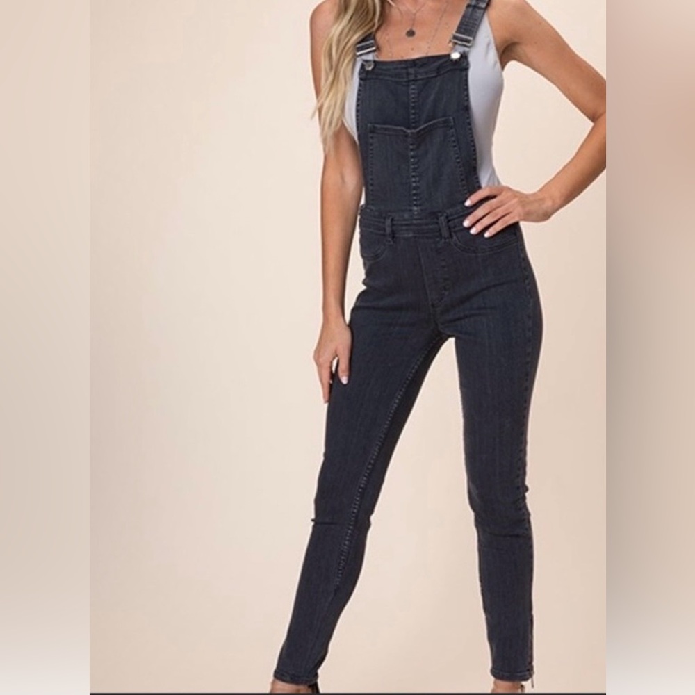 Kittenish Black Overalls ASO
Jessie James Decker Charcoal Denim Overalls